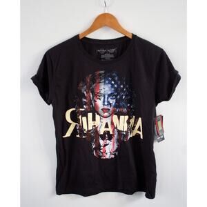 NWT Shakira Hard‎ Rock Cafe New York Guitar Black Shirt Ladies Medium